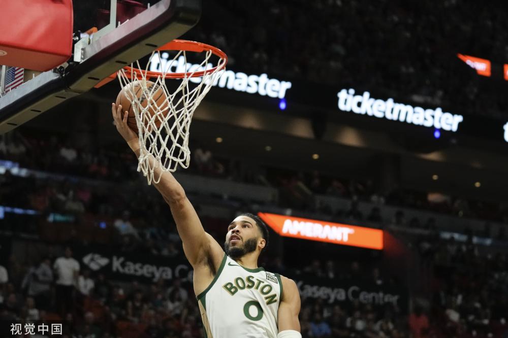 年轻的曾凡 年轻的曾凡